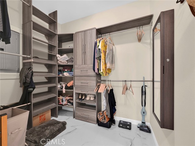 1124 Kathleen Drive, Newbury Park CA: https://media.crmls.org/medias/b018a0fd-adba-435d-84f7-24a846c93fd4.jpg