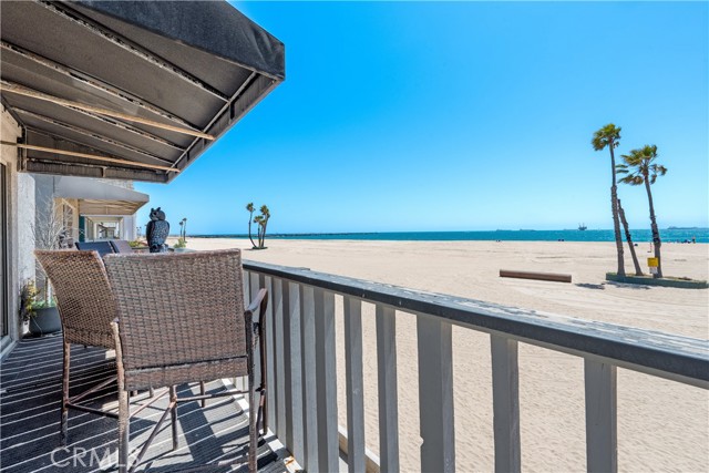1003 Seal Way, Seal Beach CA: https://media.crmls.org/medias/b019a92d-410d-4f01-98fc-4d4925722bb3.jpg