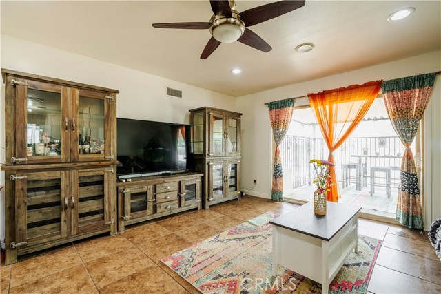 Detail Gallery Image 16 of 40 For 19264 Casmalia St, Rialto,  CA 92377 - 3 Beds | 2 Baths