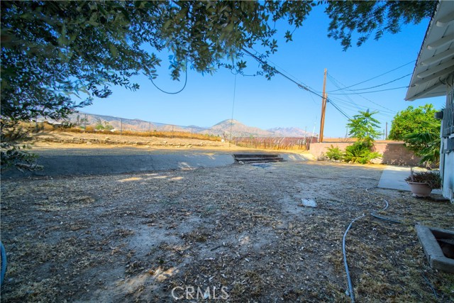 6083 Merito Avenue, San Bernardino CA: https://media.crmls.org/medias/b01ab520-aa59-417d-aef8-80c118649663.jpg