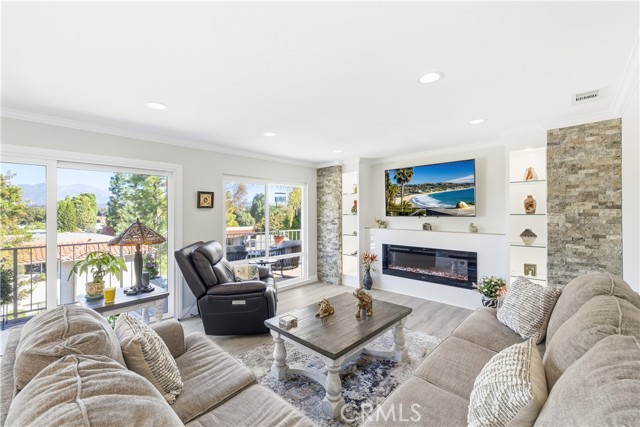 Detail Gallery Image 2 of 32 For 2269 via Puerta #Q,  Laguna Woods,  CA 92637 - 2 Beds | 2 Baths