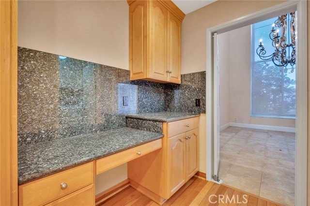 Detail Gallery Image 16 of 59 For 12305 Ridge, Los Angeles,  CA 90049 - 2 Beds | 2/1 Baths