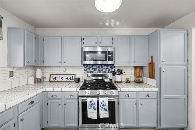 3009 Kaylyn, Lancaster CA: https://media.crmls.org/medias/b01bde7f-878c-4f55-85f7-aab18b436f92.jpg