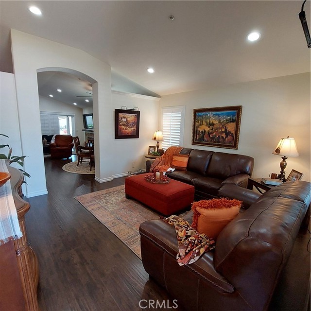 Detail Gallery Image 4 of 40 For 5555 Grand Prix Ct, Fontana,  CA 92336 - 4 Beds | 2 Baths