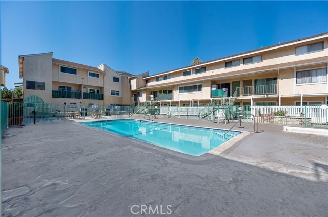 Detail Gallery Image 32 of 54 For 121 Sinclair Ave #207,  Glendale,  CA 91206 - 2 Beds | 2 Baths