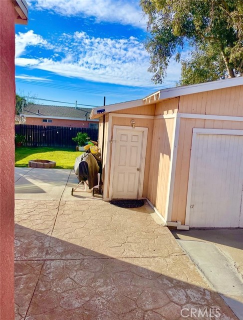 Detail Gallery Image 6 of 28 For 7848 Elm St, Highland,  CA 92410 - 6 Beds | 3 Baths