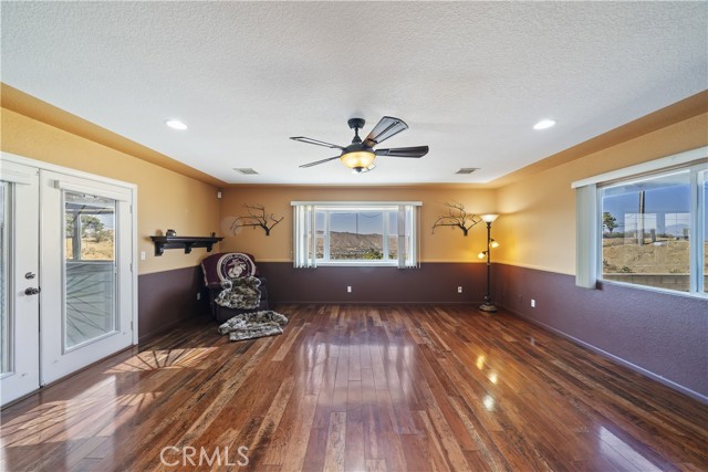 55578 Free Gold Drive, Yucca Valley CA: https://media.crmls.org/medias/b01db1dd-febb-44a7-b3c6-805ec431ca32.jpg