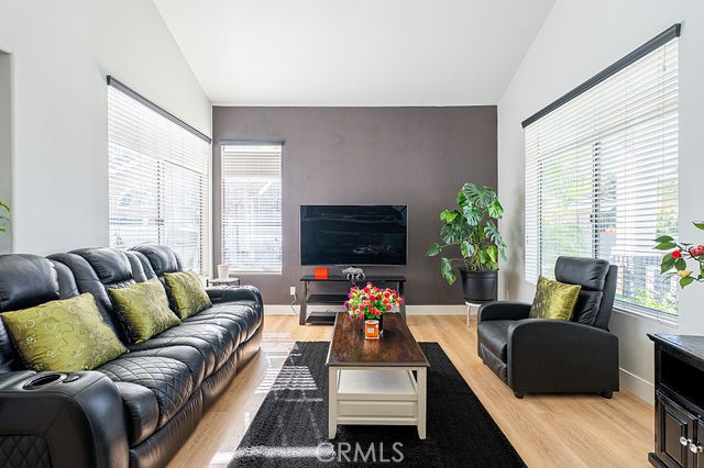 Detail Gallery Image 17 of 56 For 29116 Outrigger, Lake Elsinore,  CA 92530 - 4 Beds | 2/1 Baths