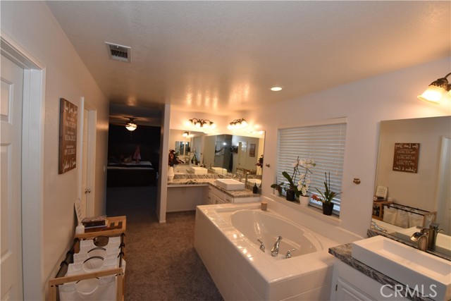 Detail Gallery Image 13 of 23 For 38124 Placer Creek, Murrieta,  CA 92562 - 5 Beds | 3 Baths