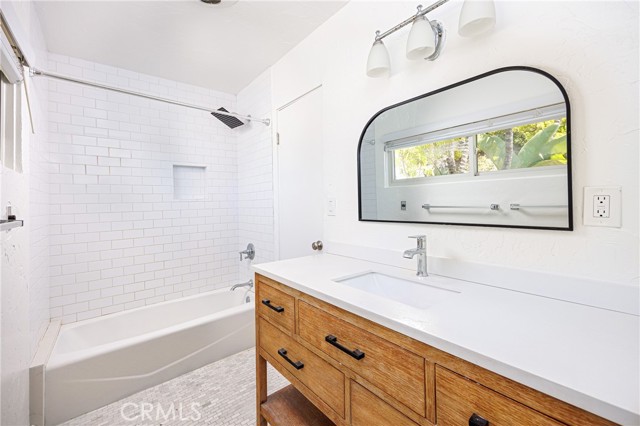 1007 Flamingo Road, Laguna Beach CA: https://media.crmls.org/medias/b01edcb1-aefd-4624-8e4c-92e18ab032cc.jpg
