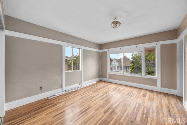 1631 W 11th Place, Los Angeles CA: https://media.crmls.org/medias/b01ef52b-6218-4d63-a5ee-35a8ac909d13.jpg
