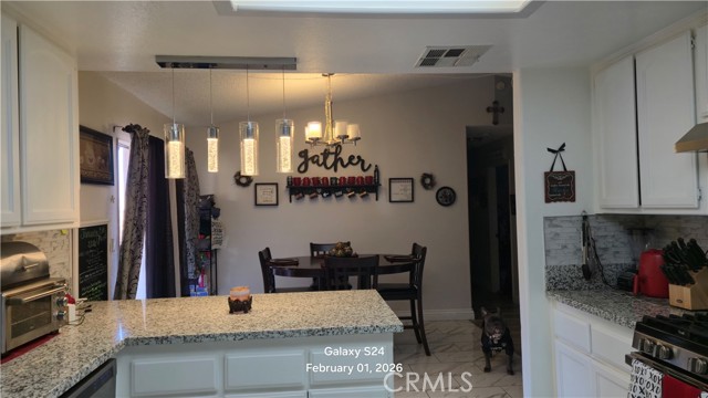 Detail Gallery Image 3 of 13 For 17940 Alder, Hesperia,  CA 92345 - 5 Beds | 3 Baths