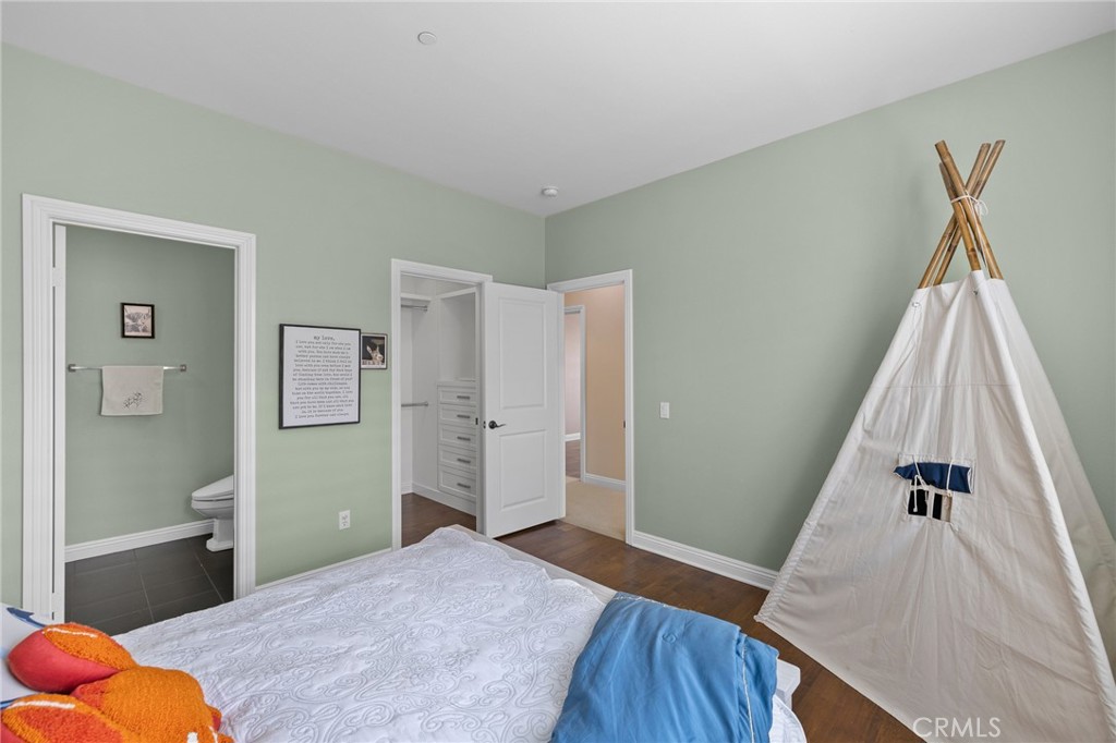 MLS #OC25183394 img 28