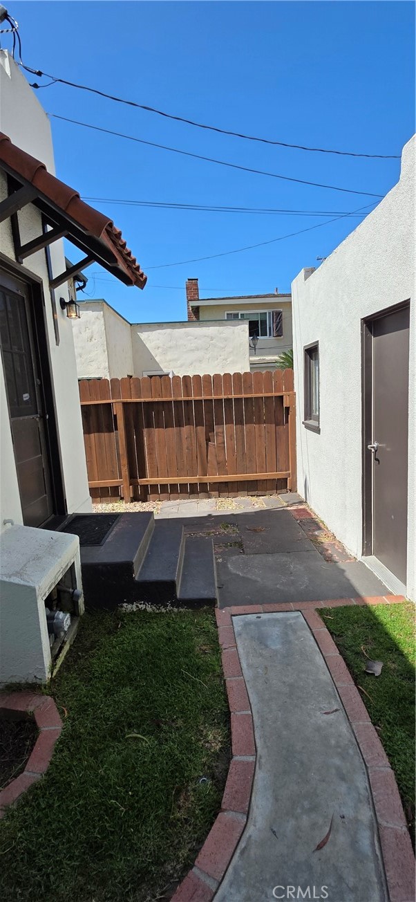 Detail Gallery Image 30 of 35 For 225 Saint Joseph Ave, Long Beach,  CA 90803 - 2 Beds | 1 Baths