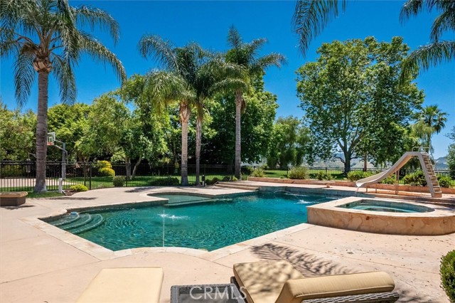 Detail Gallery Image 36 of 75 For 25132 Barnhill Rd, Saugus,  CA 91350 - 6 Beds | 6 Baths