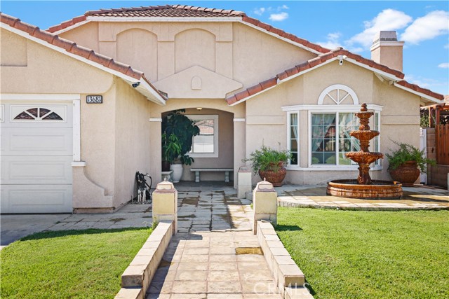 Detail Gallery Image 2 of 36 For 13681 Lexus Ln, Fontana,  CA 92335 - 4 Beds | 2 Baths