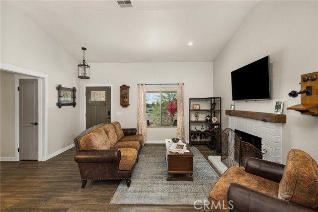 Detail Gallery Image 4 of 37 For 1116 W Craig, Rialto,  CA 92377 - 4 Beds | 2 Baths