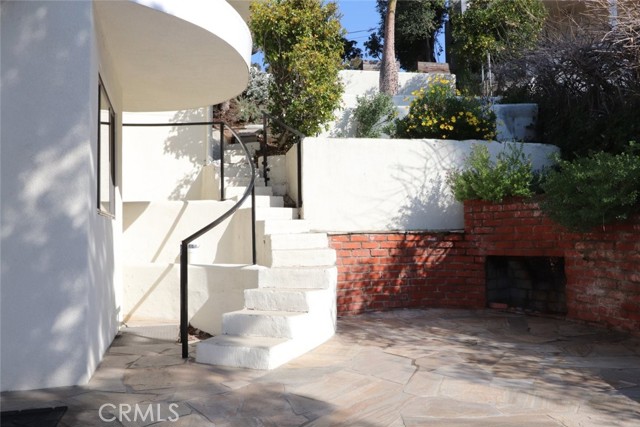 Detail Gallery Image 20 of 25 For 703 Luton Dr, Glendale,  CA 91206 - 4 Beds | 4 Baths