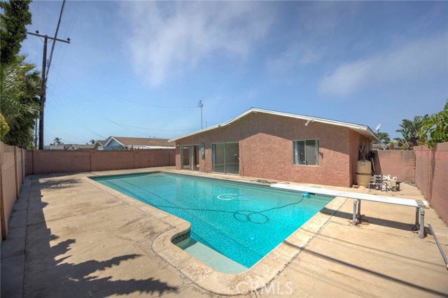 19342 Salmon Lane, Huntington Beach CA: https://media.crmls.org/medias/b020d24c-e1f7-4b5c-803f-8fd8d6e26b40.jpg