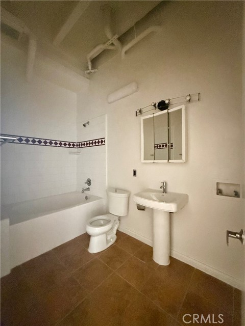 Detail Gallery Image 8 of 12 For 312 W 5th St #903,  Los Angeles,  CA 90013 - 2 Beds | 1 Baths