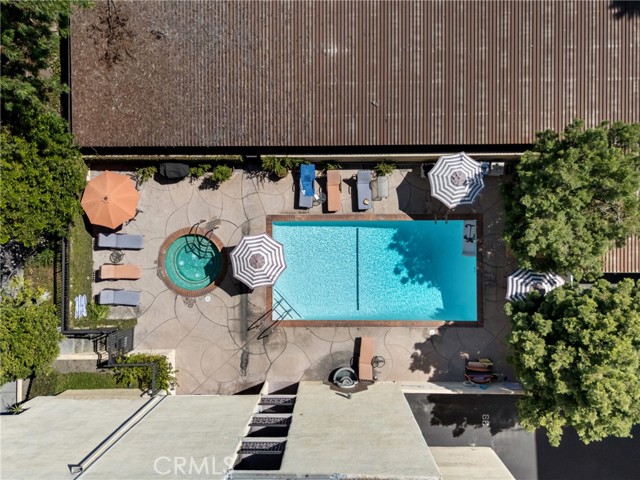 5257 Radford Avenue, Valley Village CA: https://media.crmls.org/medias/b0218b93-068e-4bd7-b839-124404feba73.jpg