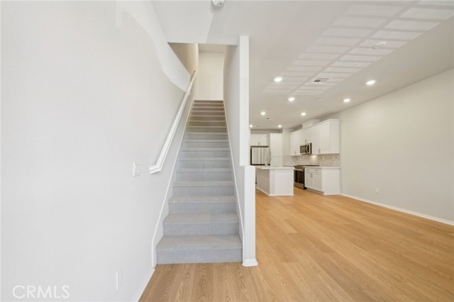 221 Aurora Lane, Pomona CA: https://media.crmls.org/medias/b021c4f5-73ee-4690-951f-34e8d66936a8.jpg
