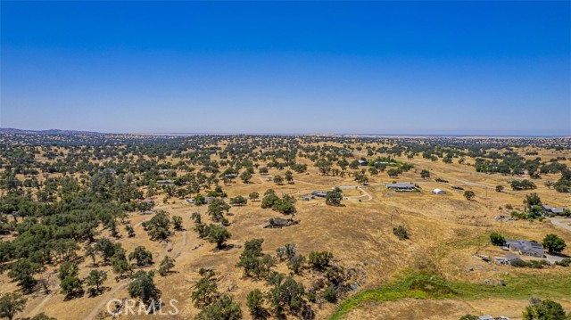 35095 Rough Rider Way, Raymond CA: https://media.crmls.org/medias/b02232bd-f7f4-45a7-b3ae-b674dd7ae88d.jpg