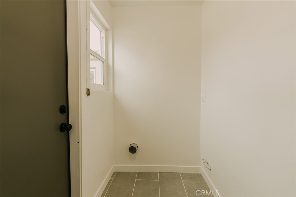 https://media.crmls.org/medias/b0225e58-d1c3-4259-a98c-8915b5df6ffe.jpg?preset=X-Large