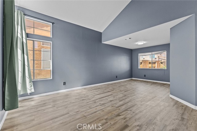 Detail Gallery Image 5 of 69 For 13806 Salado, Victorville,  CA 92392 - 4 Beds | 3 Baths