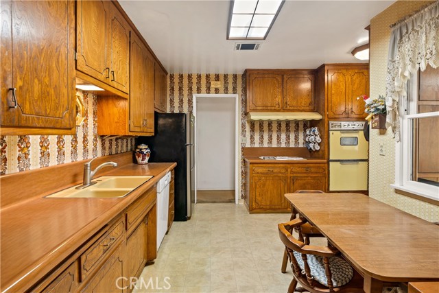 Detail Gallery Image 13 of 42 For 24297 Virginia Ln, Moreno Valley,  CA 92557 - 3 Beds | 2 Baths