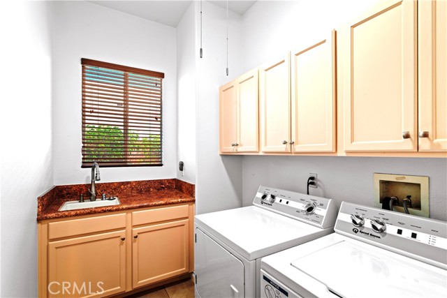 79 Sedona Court, Palm Desert CA: https://media.crmls.org/medias/b022e7ff-31c7-44ae-b9aa-bd6973552b55.jpg