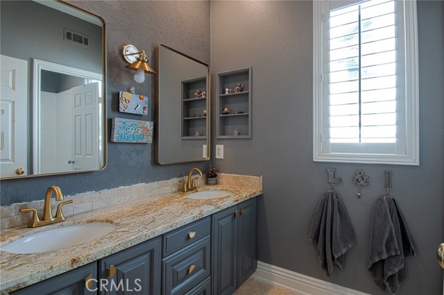 Detail Gallery Image 15 of 23 For 19 Winfield Dr, Ladera Ranch,  CA 92694 - 4 Beds | 3/1 Baths