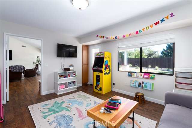 1216 Shady Glen Court, Santa Maria CA: https://media.crmls.org/medias/b023f95a-cfdc-42fe-8f8a-76b750140f61.jpg