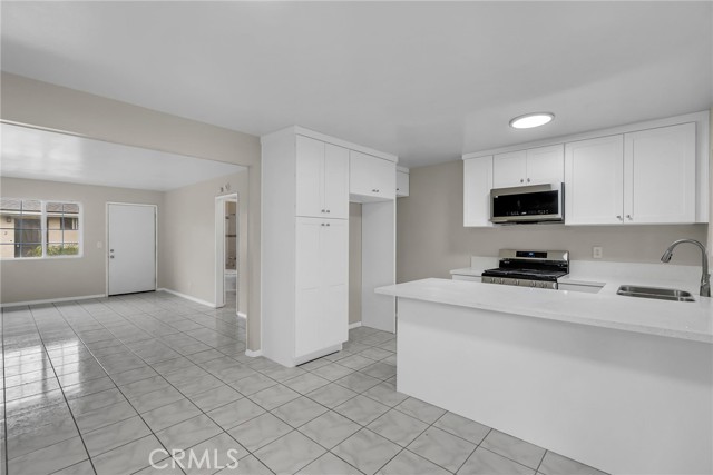 Detail Gallery Image 8 of 27 For 1302 W Lido Pl #2,  Anaheim,  CA 92801 - 2 Beds | 1 Baths