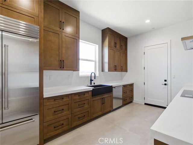 Detail Gallery Image 14 of 48 For 22849 W Seaqua Cir, Chatsworth,  CA 91311 - 6 Beds | 6/1 Baths