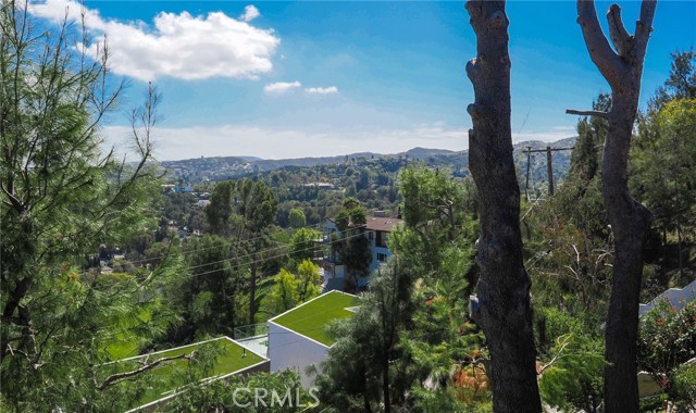 5177 Medina Road, Woodland Hills CA: https://media.crmls.org/medias/b025007e-598c-4fc9-b5ab-baf6f45c0160.jpg