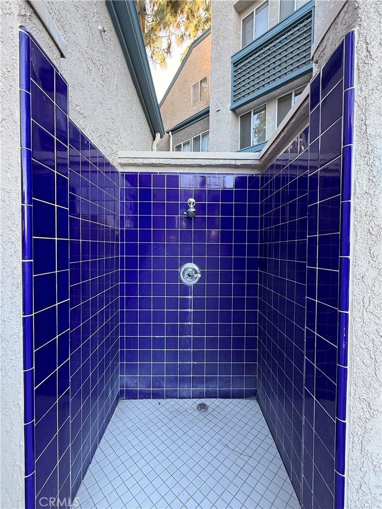 https://media.crmls.org/medias/b0258e2f-c434-4c1a-889b-d8a77390919c.jpg?preset=X-Large