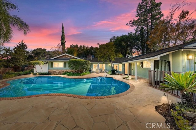Detail Gallery Image 4 of 36 For 1670 Marion Rd, Redlands,  CA 92374 - 4 Beds | 3 Baths