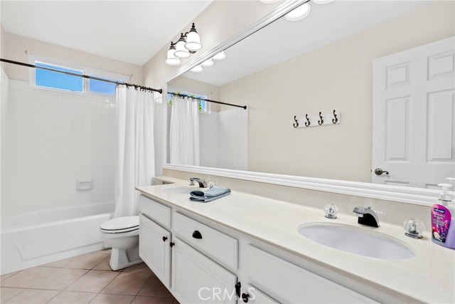 3919 Southhampton Road, Moorpark CA: https://media.crmls.org/medias/b0268c85-12e4-4d21-a910-22f63510309f.jpg