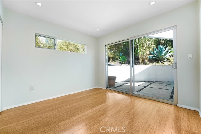 3907 De Longpre Avenue, Los Angeles CA: https://media.crmls.org/medias/b026ab56-914f-4acb-9f1b-9163cae2080f.jpg