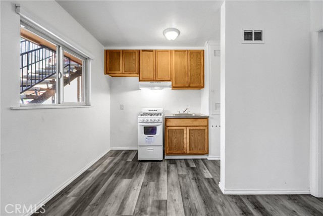 Detail Gallery Image 4 of 14 For 3624 E Colorado Bld #10,  Pasadena,  CA 91107 - 1 Beds | 1 Baths