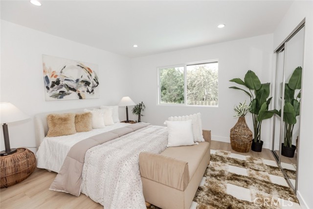 17101 Dearborn Street, Northridge CA: https://media.crmls.org/medias/b0279a17-066b-4f54-8da5-f427ff285688.jpg