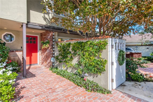 Detail Gallery Image 3 of 24 For 2641 Alta Vista, Newport Beach,  CA 92660 - 4 Beds | 3 Baths