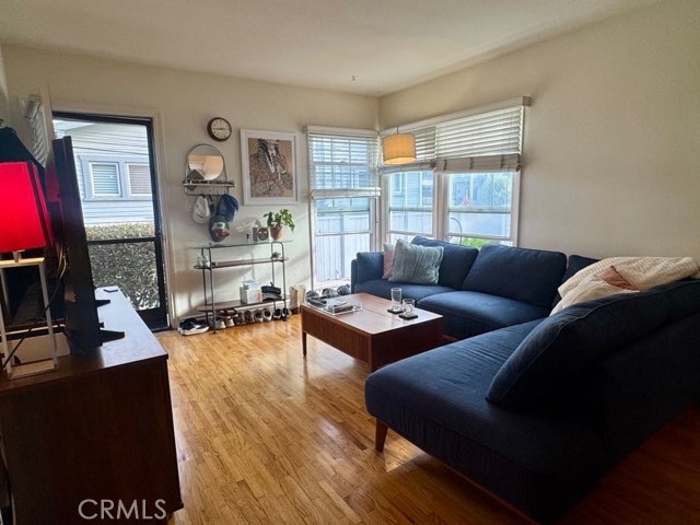 1302 Bonnie Brae Street, Hermosa Beach CA: https://media.crmls.org/medias/b0288c25-e9d6-4d93-9ecf-8ec78b2615ca.jpg