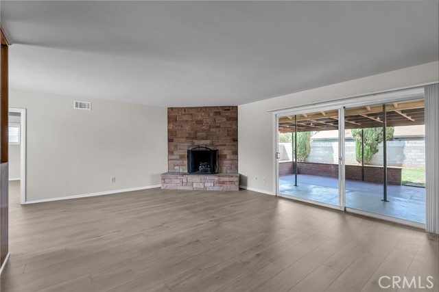 Detail Gallery Image 5 of 29 For 5943 Grand Ave, Riverside,  CA 92504 - 2 Beds | 2 Baths