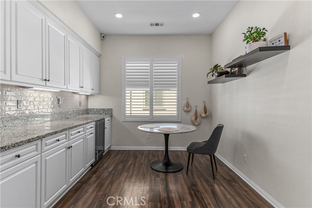Detail Gallery Image 9 of 54 For 135 Neptune, Irvine,  CA 92618 - 2 Beds | 2/1 Baths