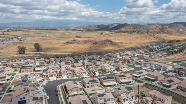 Detail Gallery Image 6 of 43 For 29569 Saddle Dr, Winchester,  CA 92596 - 5 Beds | 3 Baths