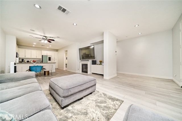 Detail Gallery Image 4 of 38 For 12573 Montaivo, Corona,  CA 91752 - 3 Beds | 2/1 Baths