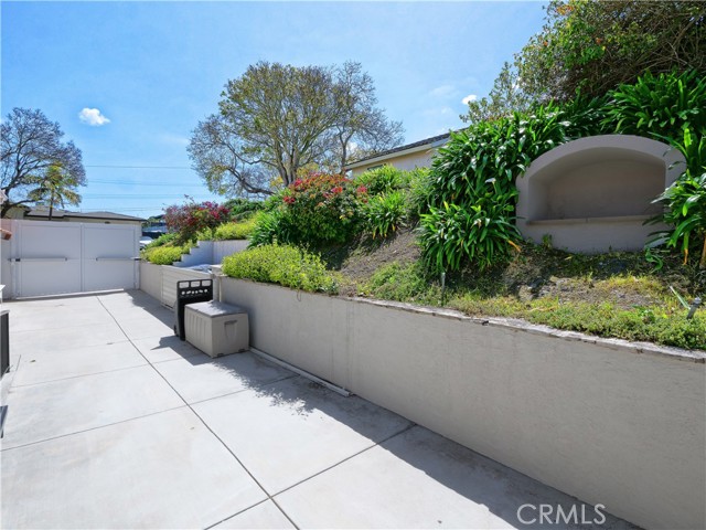 26235 Birchfield Ave, Rancho Palos Verdes CA: https://media.crmls.org/medias/b02bf730-0cfb-4c0b-be77-cf5152b8ee4a.jpg