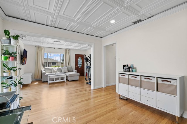 Detail Gallery Image 5 of 21 For 175 N San Gabriel Ave, Azusa,  CA 91702 - 2 Beds | 1 Baths